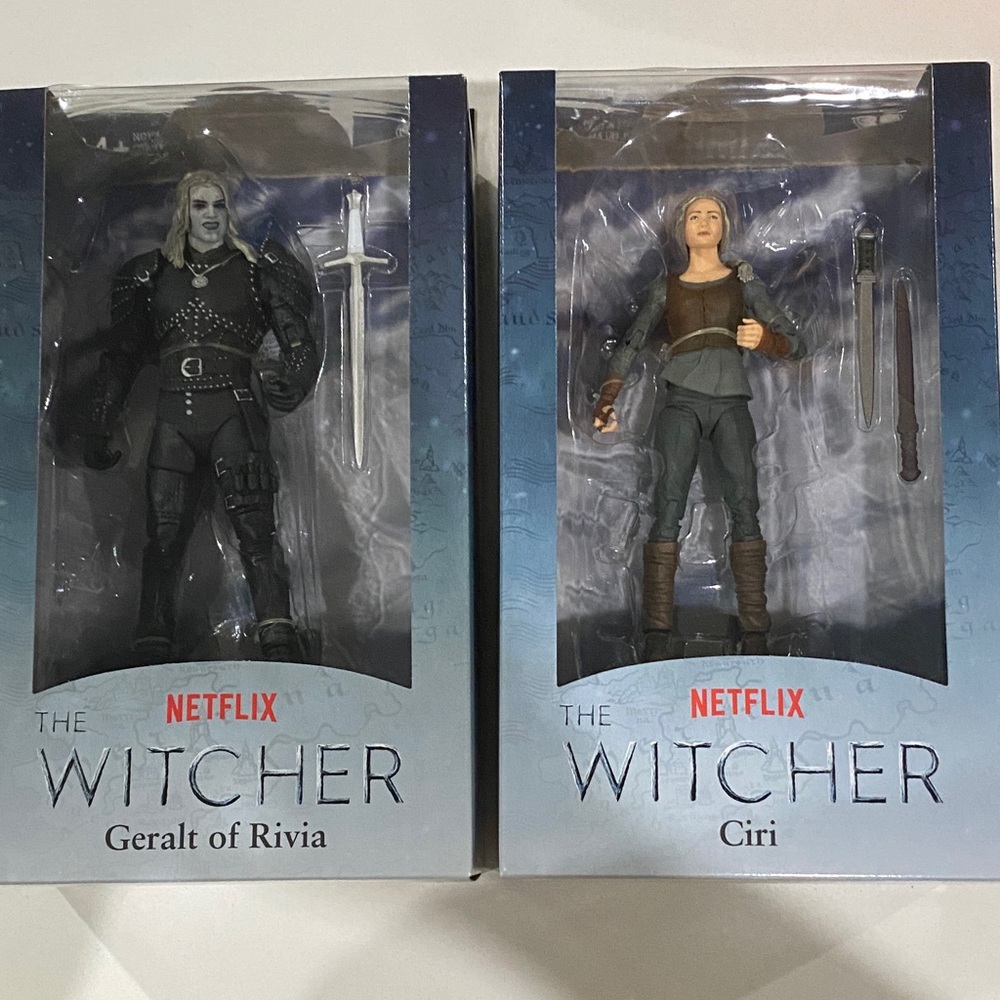 Netflix The Witcher Geralt & Ciri Figure Set - Black, Gray, Green